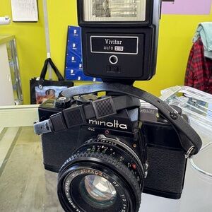 Vtg. MINOLTA SRT 202 Camera Black ROKKOR PF50/2 lens VIVITAR 225 flash